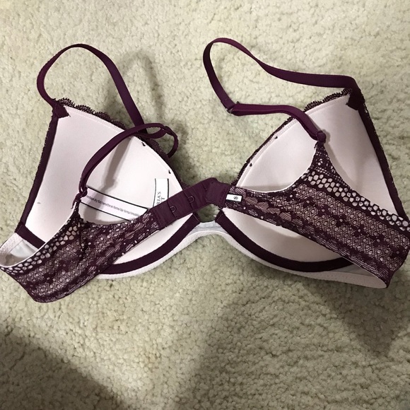 VS BRA - Picture 2 of 3